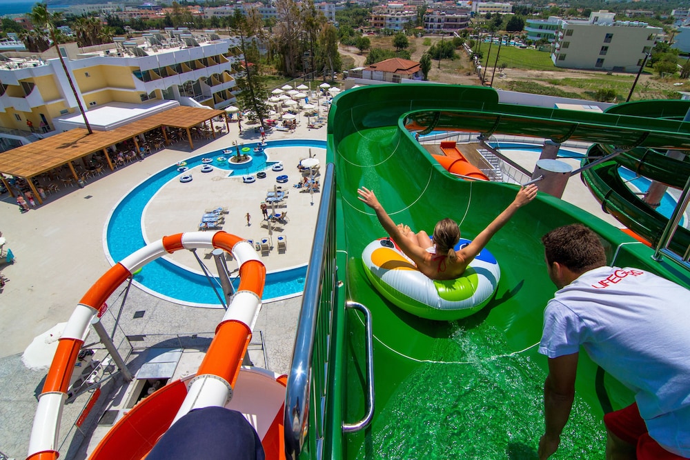 Sun Palace Hotel - All inclusive — Swimming pool in Faliraki, South Aegean