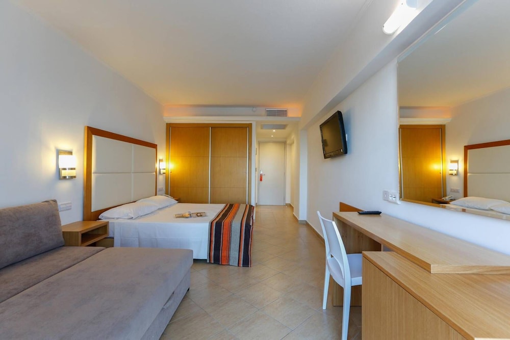Sun Palace Hotel - All inclusive — Hotel rooms in Faliraki, South Aegean