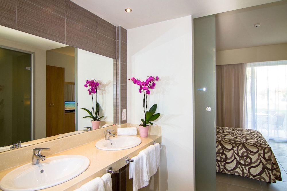 Sun Palace Hotel - All inclusive — Hotel rooms in Faliraki, South Aegean