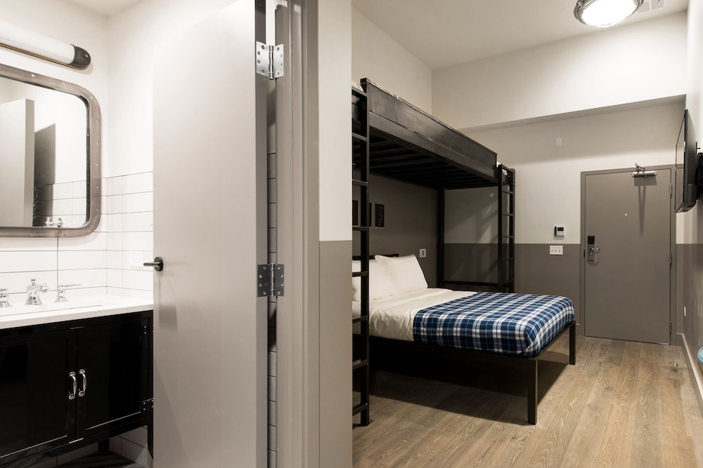 The Chicago Hotel Collection River North — Hotel rooms in Chicago, Illinois