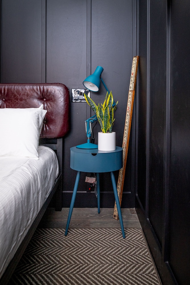The Chicago Hotel Collection River North — Hotel rooms in Chicago, Illinois