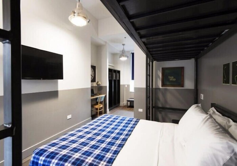 The Chicago Hotel Collection River North — Hotel rooms in Chicago, Illinois