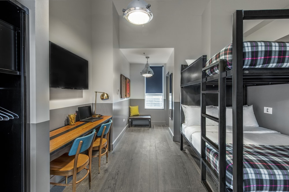 The Chicago Hotel Collection River North — Hotel rooms in Chicago, Illinois