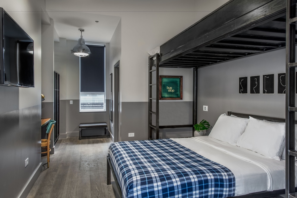 The Chicago Hotel Collection River North — Hotel rooms in Chicago, Illinois