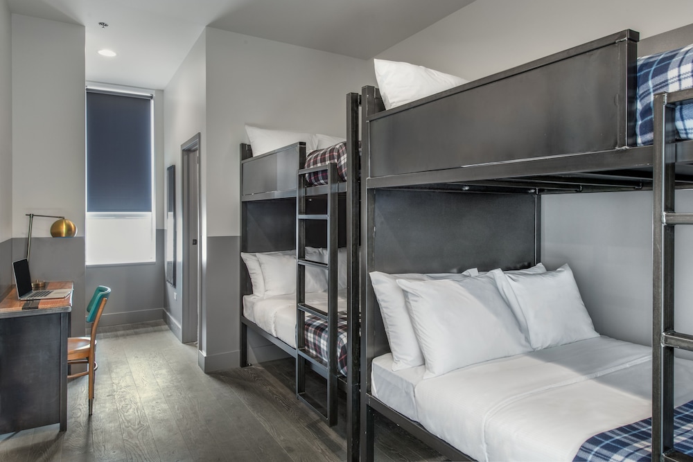 The Chicago Hotel Collection River North — Hotel rooms in Chicago, Illinois