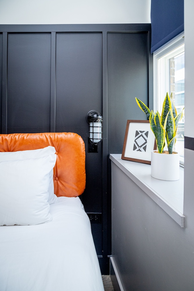 The Chicago Hotel Collection River North — Hotel rooms in Chicago, Illinois