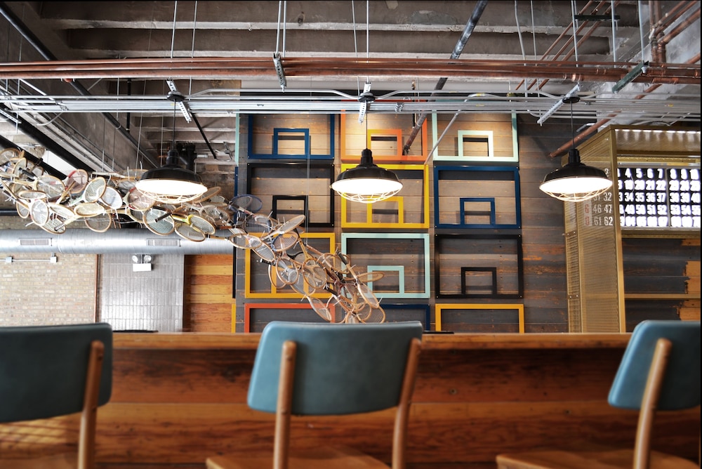 The Chicago Hotel Collection River North — Restaurant & bars in Chicago, Illinois