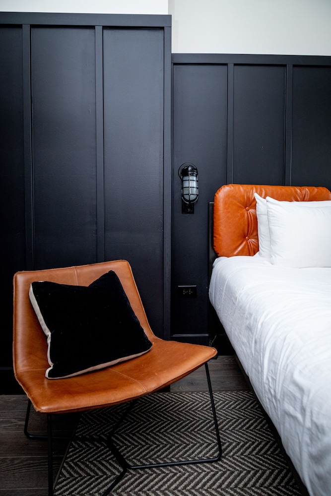 The Chicago Hotel Collection River North — Hotel rooms in Chicago, Illinois