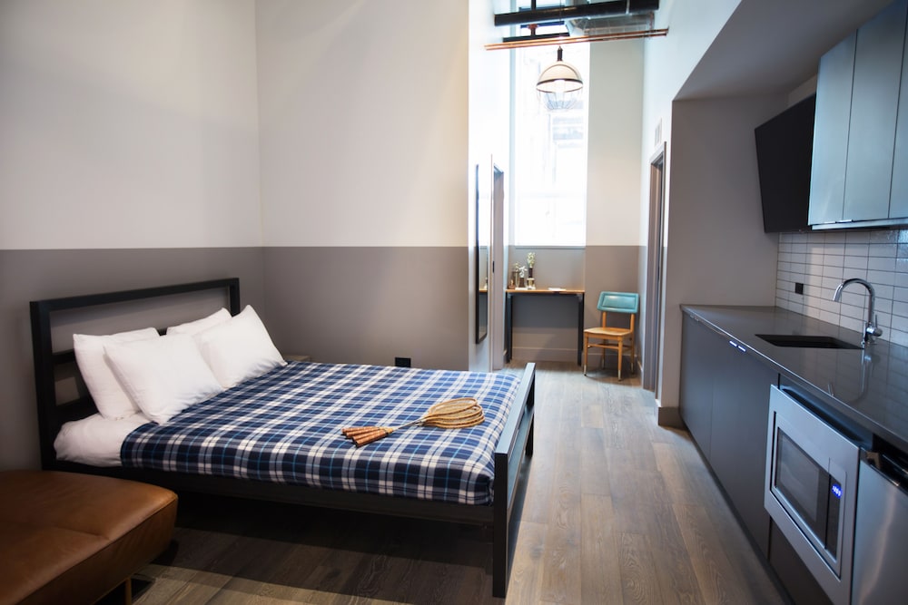 The Chicago Hotel Collection River North — Hotel rooms in Chicago, Illinois