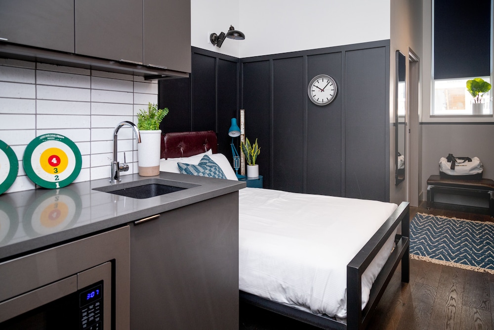 The Chicago Hotel Collection River North — Hotel rooms in Chicago, Illinois