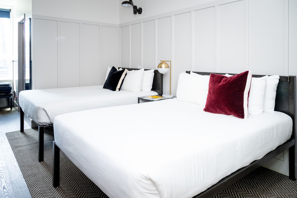 The Chicago Hotel Collection River North — Hotel rooms in Chicago, Illinois