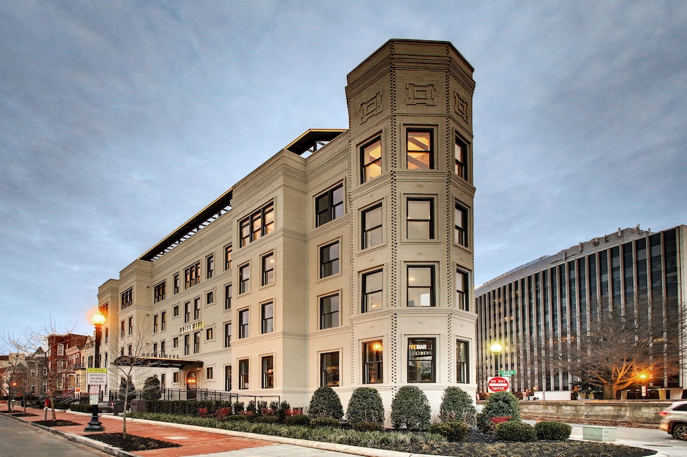 Hotel Hive — Hotel building in Washington, District of Columbia