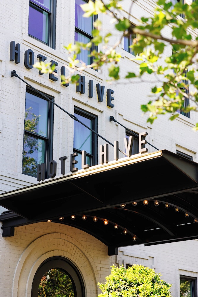 Hotel Hive — Hotel building in Washington, District of Columbia