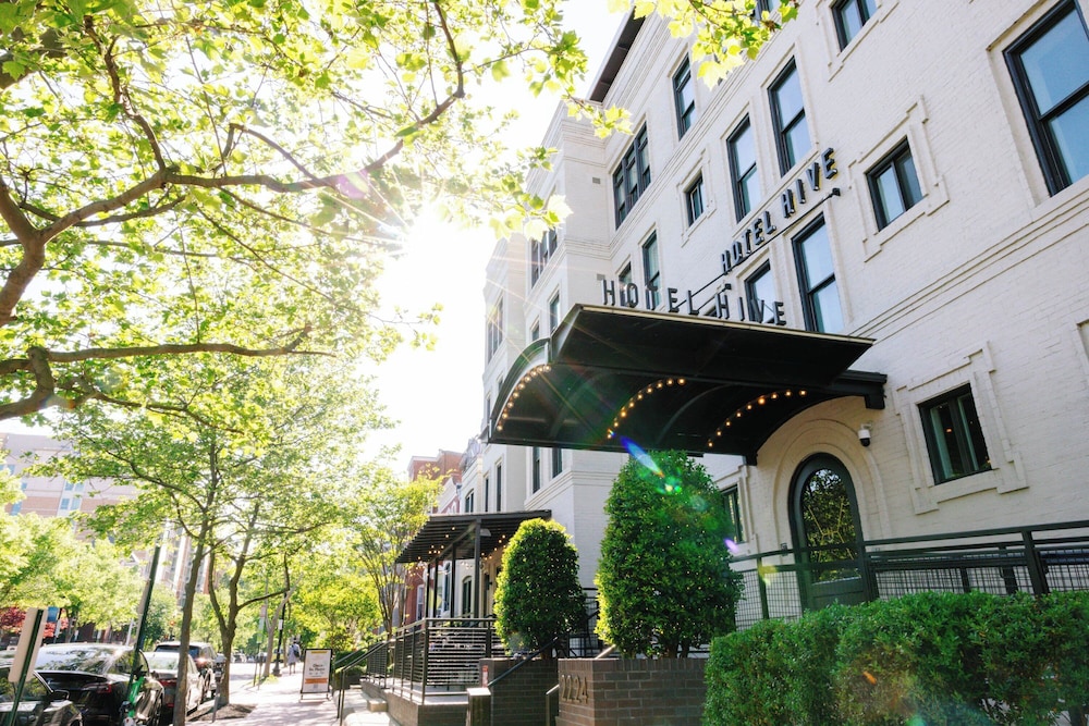 Hotel Hive — Hotel building in Washington, District of Columbia