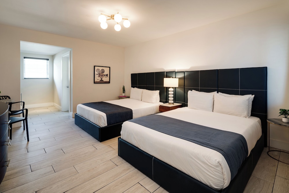 Waterside Hotel and Suites — Hotel rooms in Miami, Florida