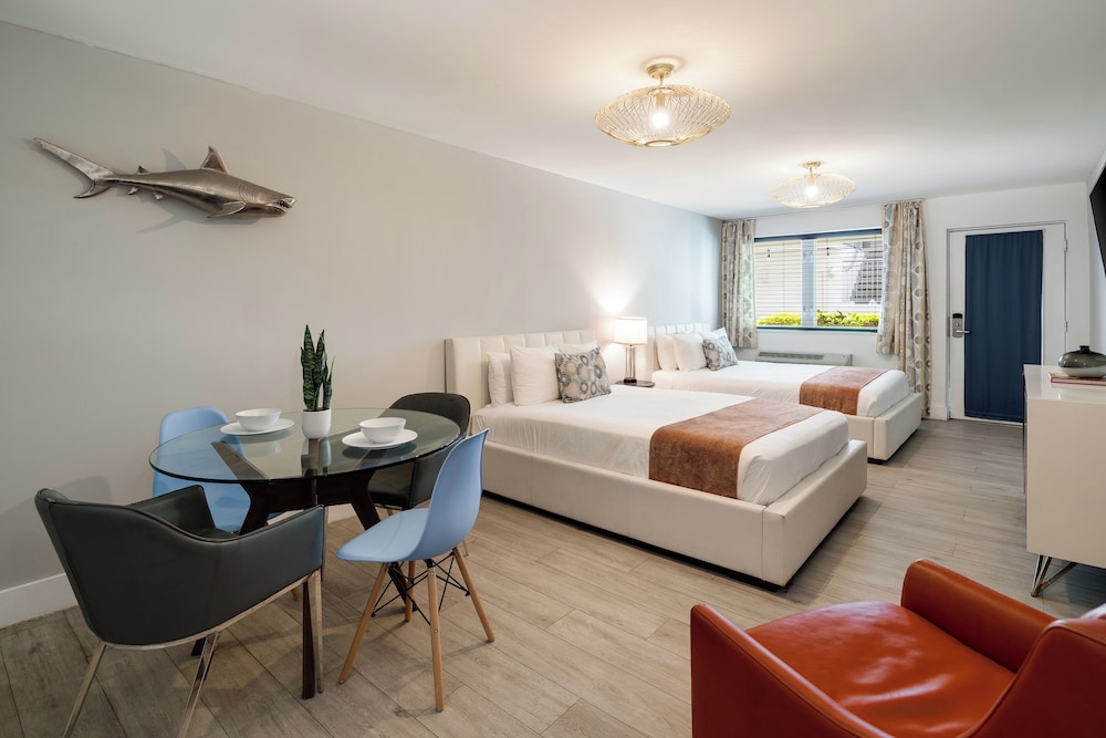 Waterside Hotel and Suites — Hotel rooms in Miami, Florida
