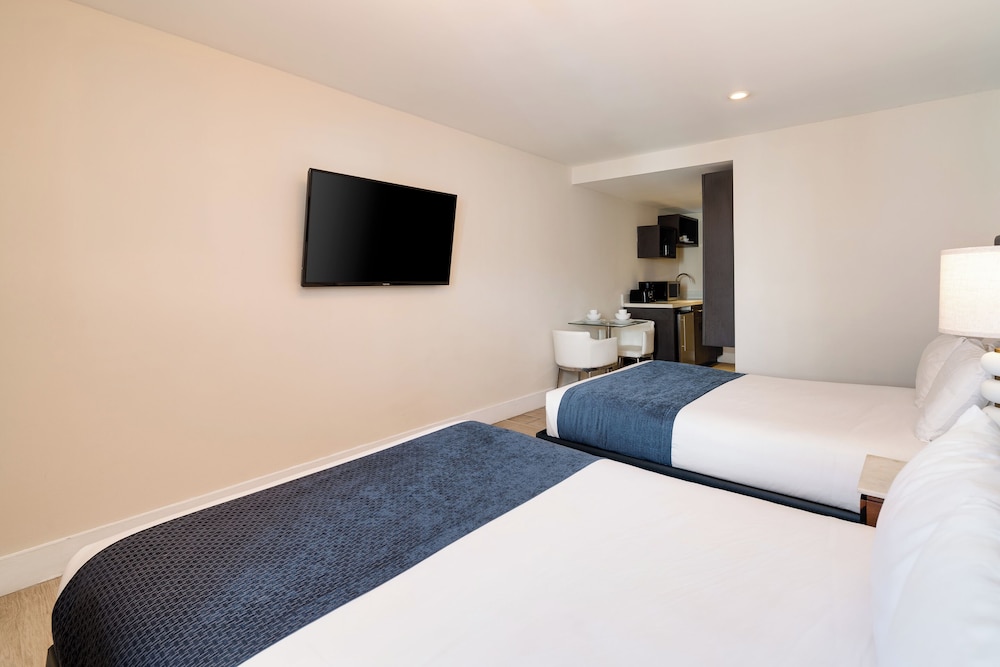 Waterside Hotel and Suites — Hotel rooms in Miami, Florida