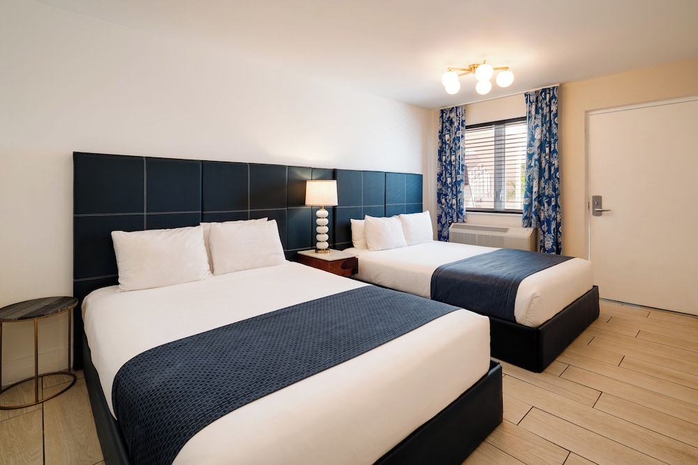 Waterside Hotel and Suites — Hotel rooms in Miami, Florida