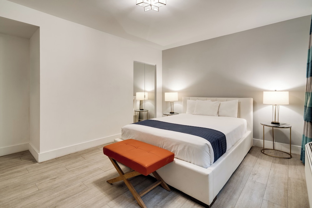 Waterside Hotel and Suites — Hotel rooms in Miami, Florida