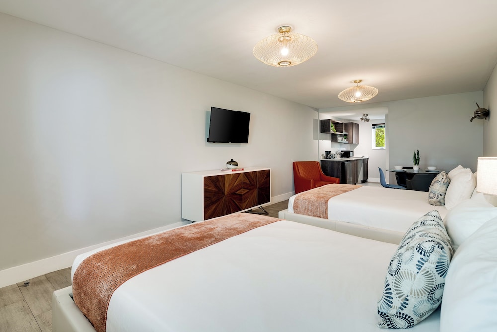 Waterside Hotel and Suites — Hotel rooms in Miami, Florida