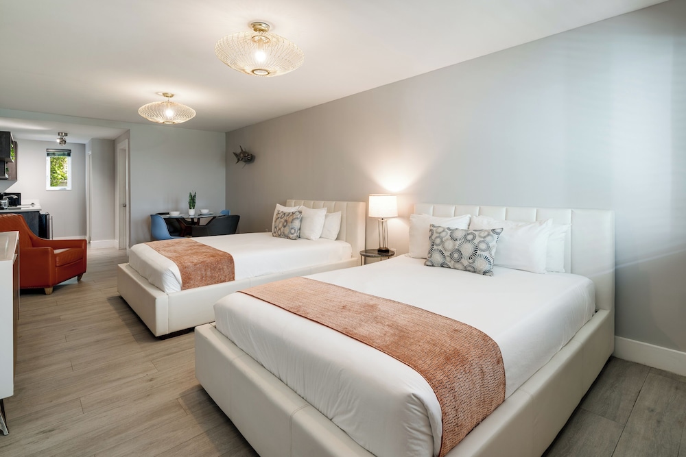 Waterside Hotel and Suites — Hotel rooms in Miami, Florida