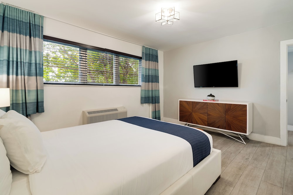 Waterside Hotel and Suites — Hotel rooms in Miami, Florida