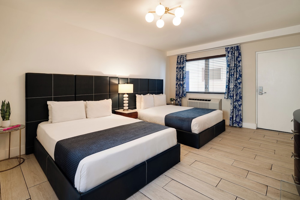 Waterside Hotel and Suites — Hotel rooms in Miami, Florida