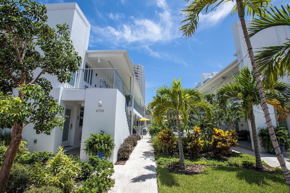 Waterside Hotel and Suites — Hotel building in Miami, Florida