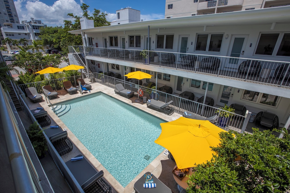 Waterside Hotel and Suites — Swimming pool in Miami, Florida