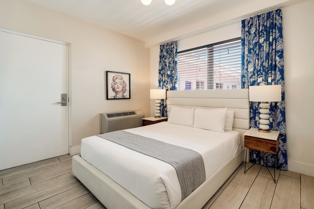 Waterside Hotel and Suites — Hotel rooms in Miami, Florida