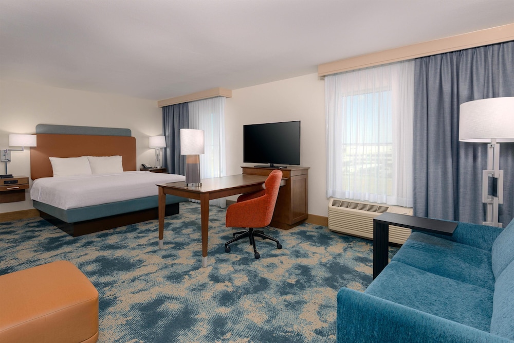 Hampton Inn & Suites Tampa Airport Avion Park Westshore — Hotel rooms in Tampa, Florida