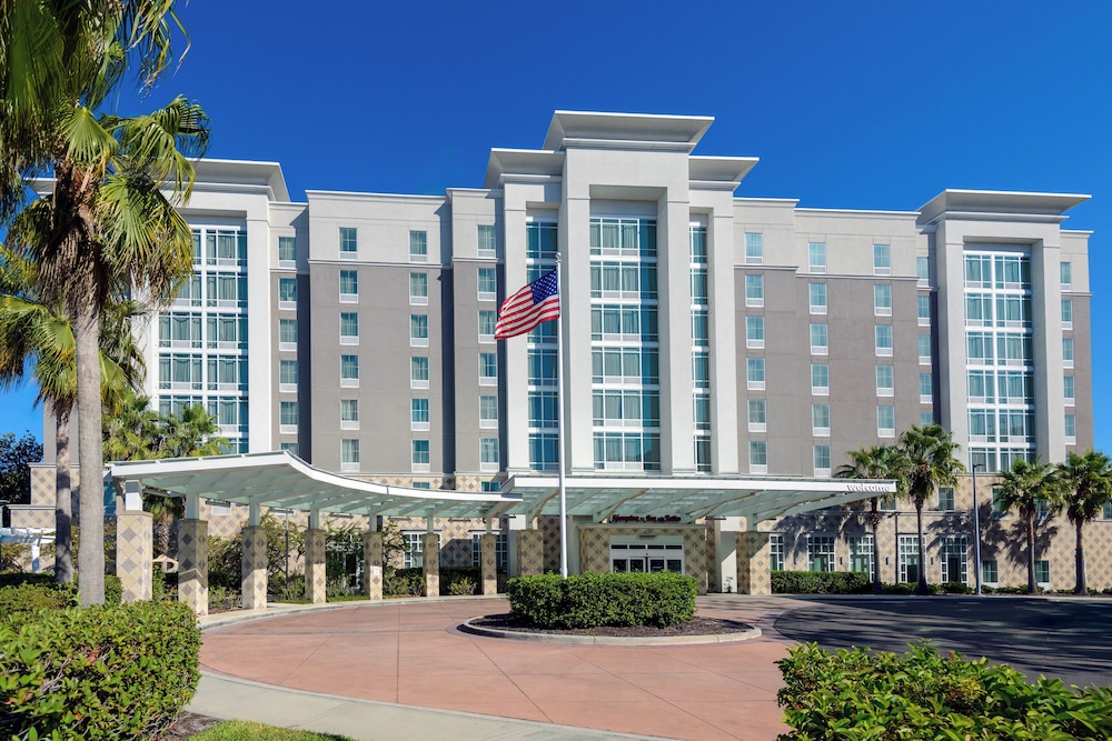 Hampton Inn & Suites Tampa Airport Avion Park Westshore — Hotel building in Tampa, Florida