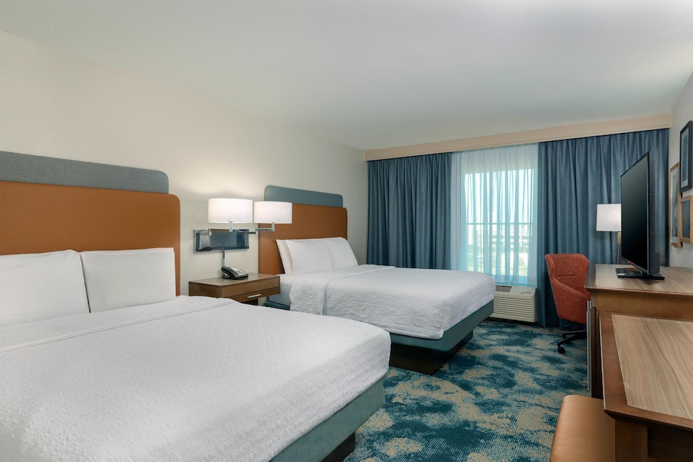 Hampton Inn & Suites Tampa Airport Avion Park Westshore — Hotel rooms in Tampa, Florida