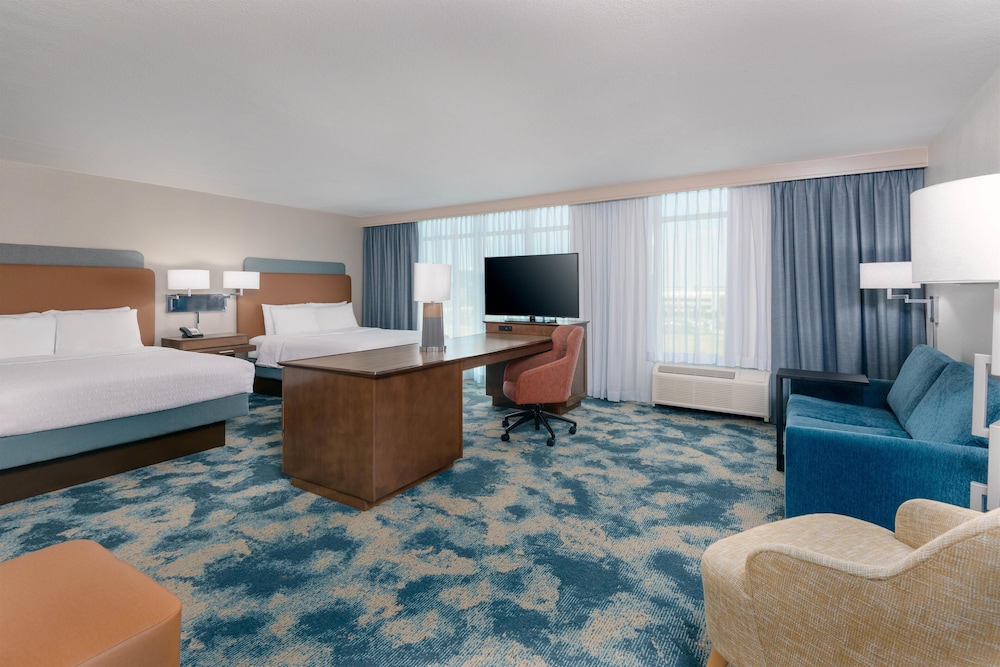 Hampton Inn & Suites Tampa Airport Avion Park Westshore — Hotel rooms in Tampa, Florida