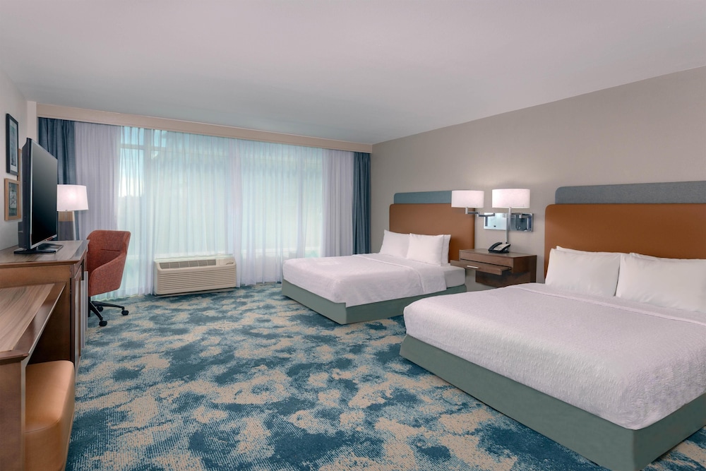 Hampton Inn & Suites Tampa Airport Avion Park Westshore — Hotel rooms in Tampa, Florida