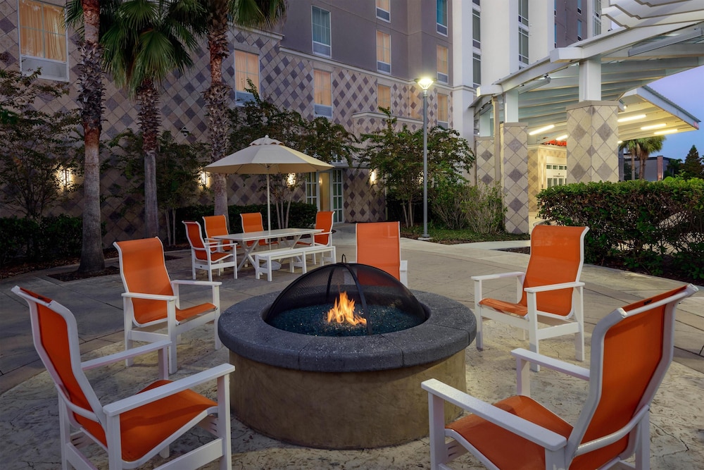 Hampton Inn & Suites Tampa Airport Avion Park Westshore — Hotel building in Tampa, Florida