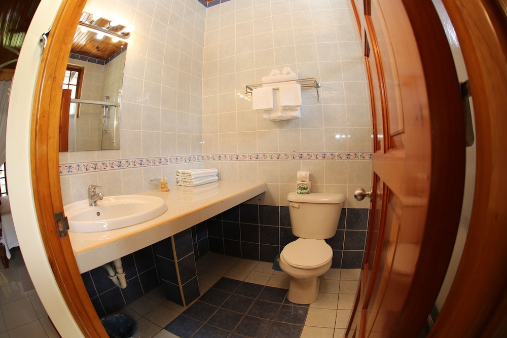Charela Inn Hotel — Hotel rooms in Negril