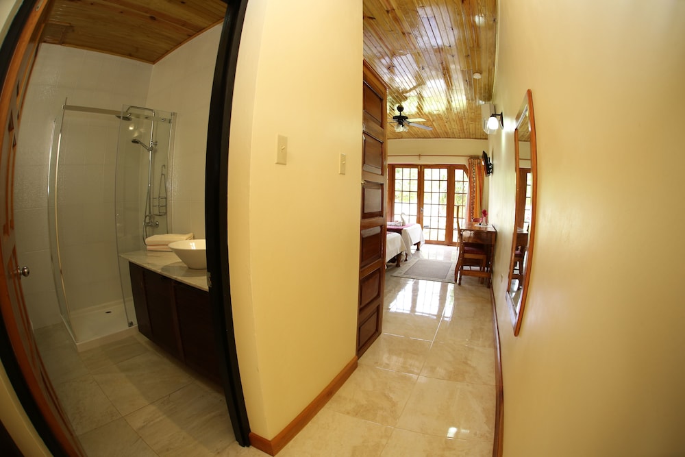 Charela Inn Hotel — Hotel rooms in Negril