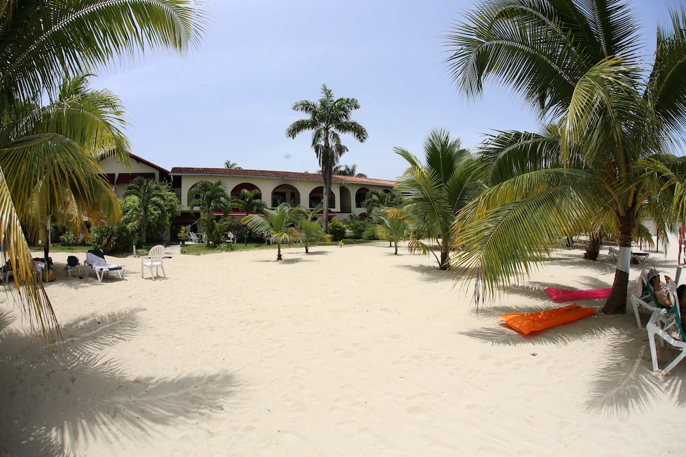 Charela Inn Hotel — Beach in Negril