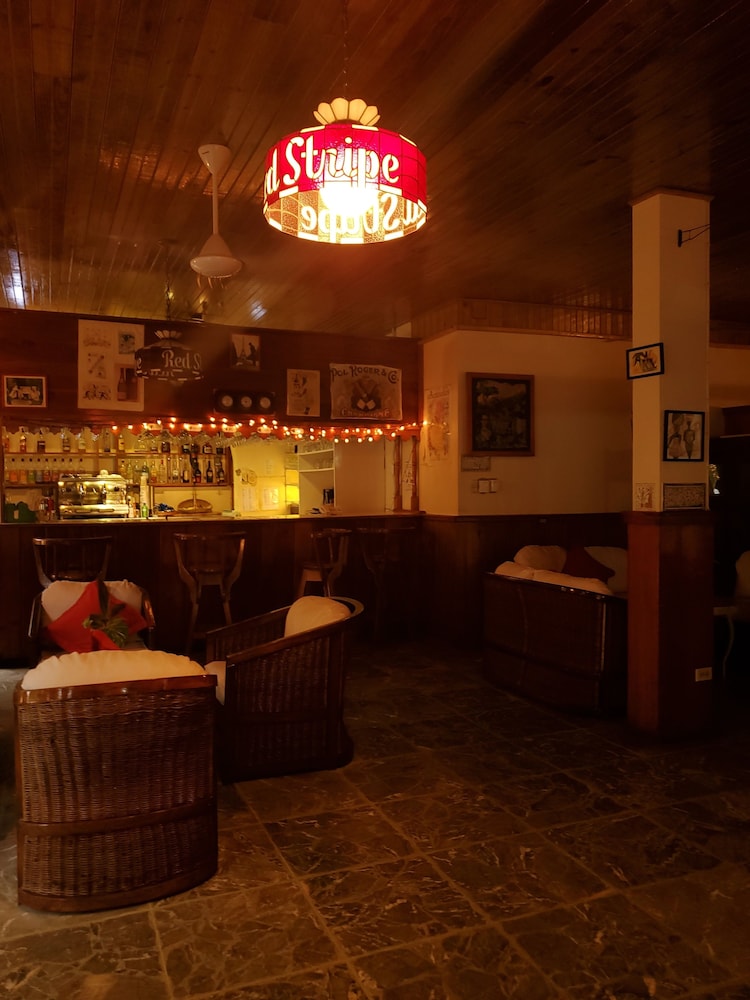 Charela Inn Hotel — Restaurant & bars in Negril
