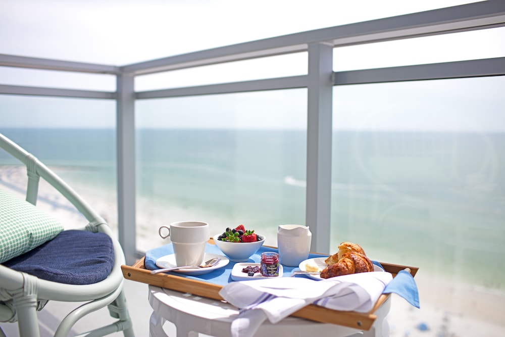 Wyndham Grand Clearwater Beach — Hotel rooms in Clearwater, Florida