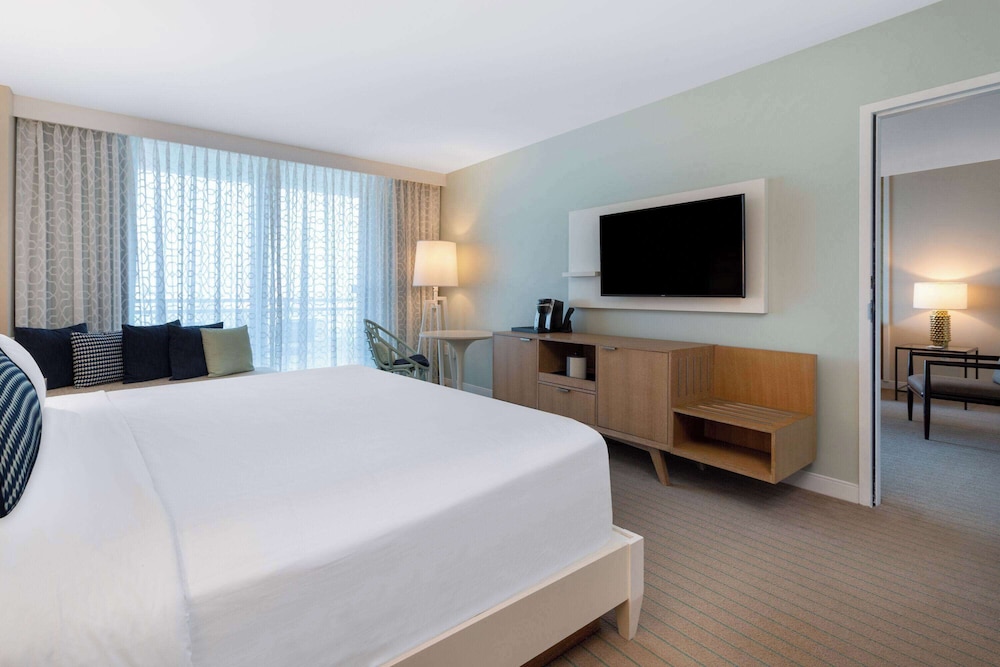 Wyndham Grand Clearwater Beach — Hotel rooms in Clearwater, Florida