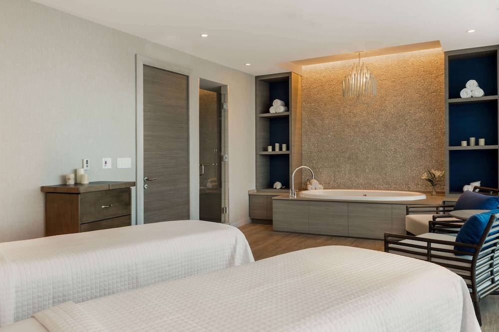 Wyndham Grand Clearwater Beach — Hotel rooms in Clearwater, Florida