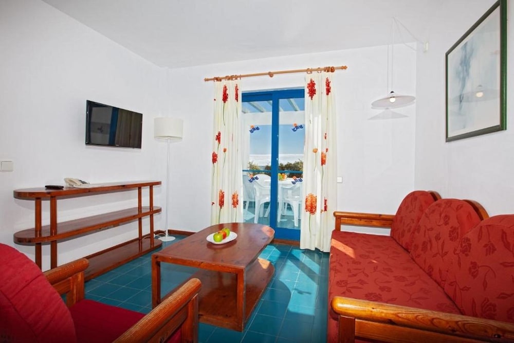 Aparthotel Costa Mar — Hotel rooms in Puerto del Carmen, Canary Islands
