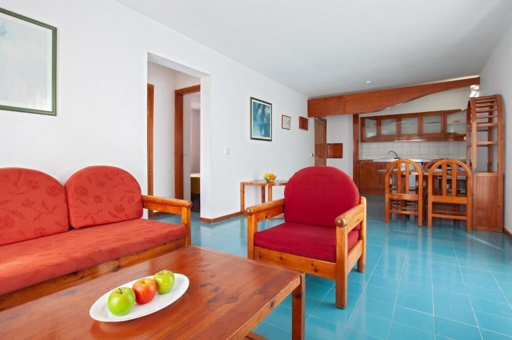Aparthotel Costa Mar — Hotel rooms in Puerto del Carmen, Canary Islands