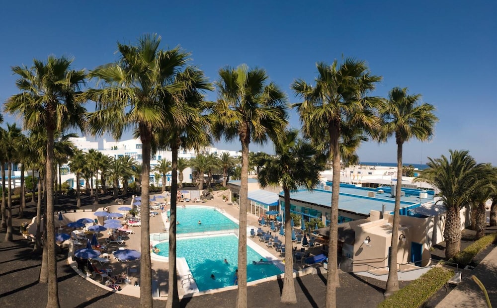 Aparthotel Costa Mar — Swimming pool in Puerto del Carmen, Canary Islands