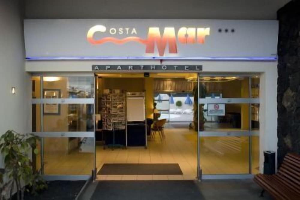 Aparthotel Costa Mar — Hotel building in Puerto del Carmen, Canary Islands