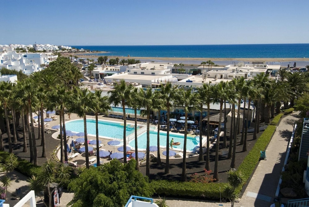 Aparthotel Costa Mar — Swimming pool in Puerto del Carmen, Canary Islands
