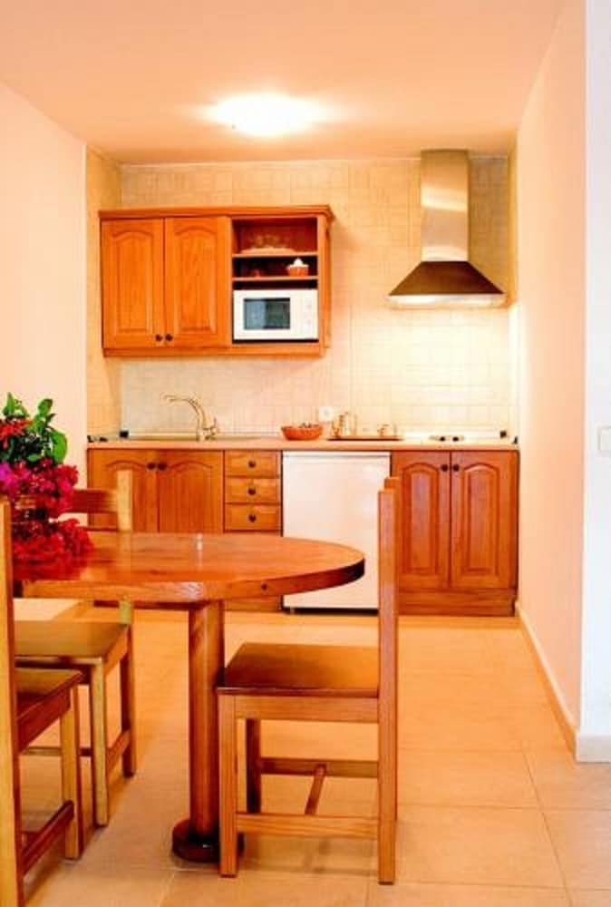 Aparthotel Costa Mar — Hotel rooms in Puerto del Carmen, Canary Islands