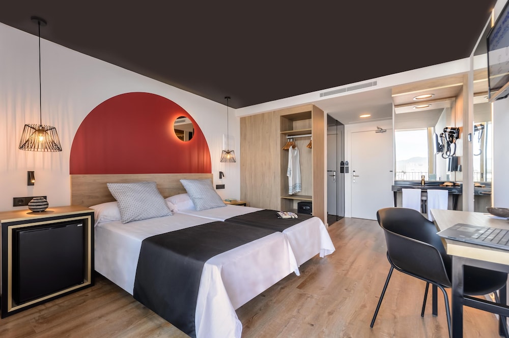 Hotel Vibra District - Adults Only — Hotel rooms in San Antonio, Balearic Islands